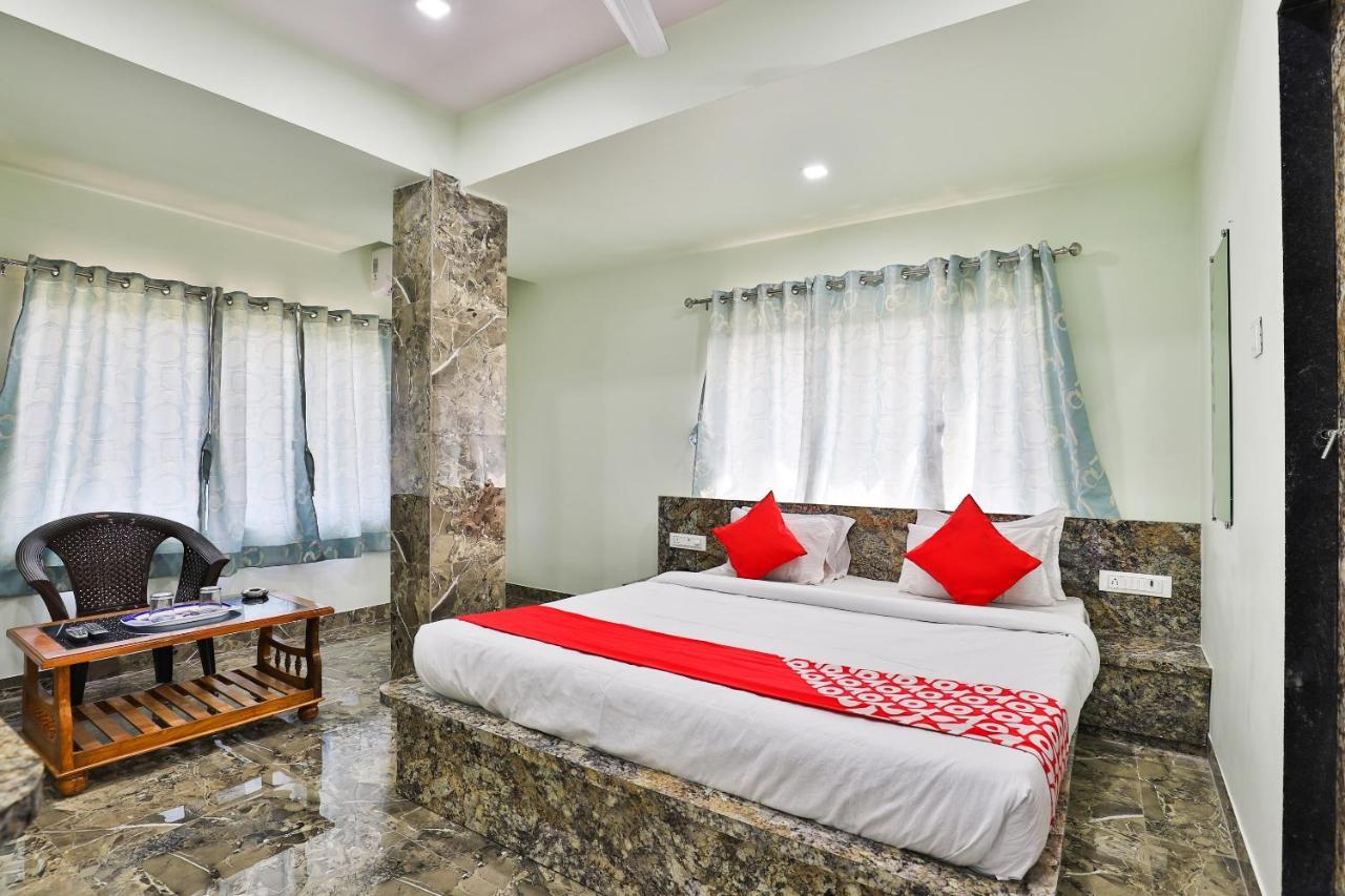 Oyo 24833 Hotel Silver Daman Exterior photo